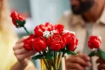 Constructor LEGO Icons Bouquet of roses - Image 4